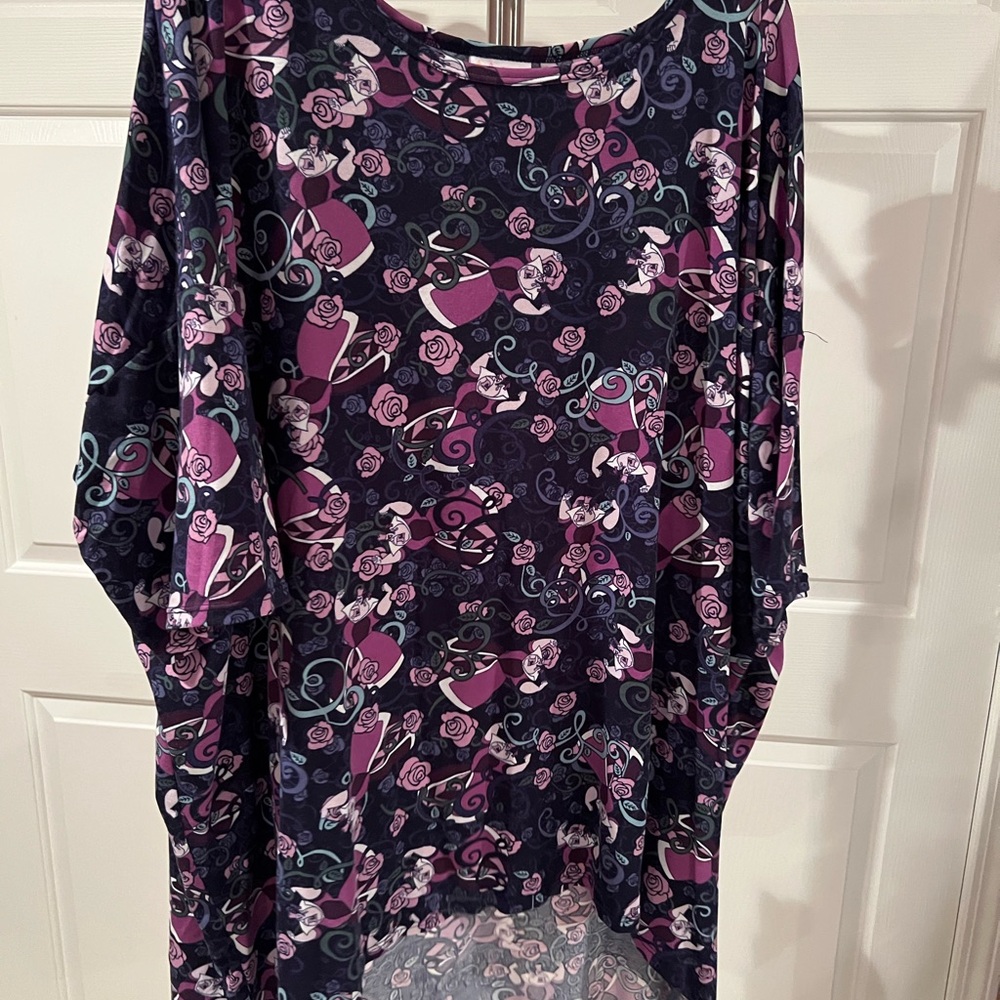LuLaRoe Disney Queen Of Hearts Irma Tunic 3X EUC
